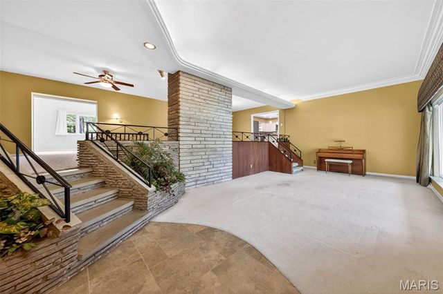 8827 Rock Forest Drive, Grantwood Village, MO 63123