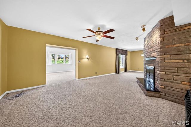 8827 Rock Forest Drive, Grantwood Village, MO 63123