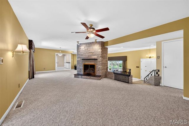 8827 Rock Forest Drive, Grantwood Village, MO 63123