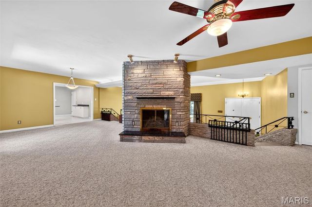 8827 Rock Forest Drive, Grantwood Village, MO 63123