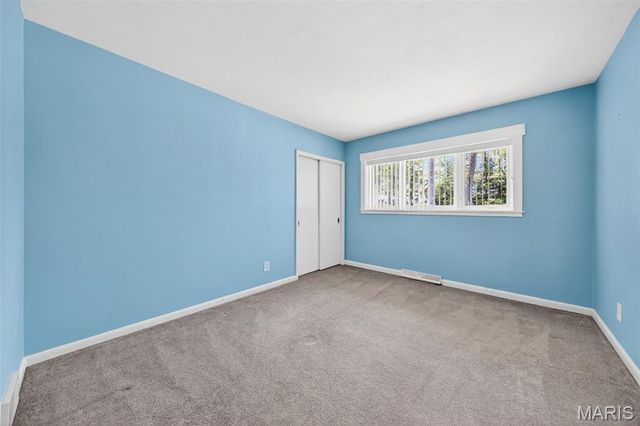 8827 Rock Forest Drive, Grantwood Village, MO 63123