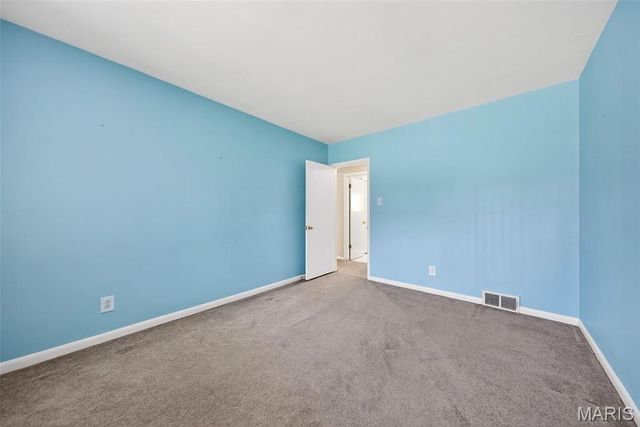 8827 Rock Forest Drive, Grantwood Village, MO 63123