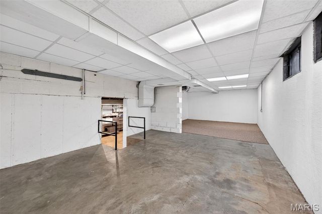 8827 Rock Forest Drive, Grantwood Village, MO 63123