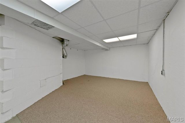 8827 Rock Forest Drive, Grantwood Village, MO 63123