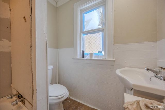 27 Kamper Avenue, Buffalo, NY 14210