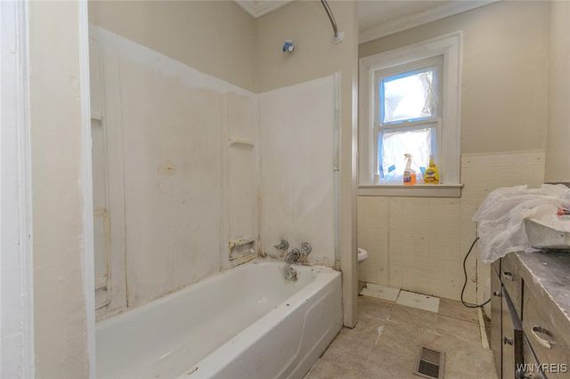 27 Kamper Avenue, Buffalo, NY 14210