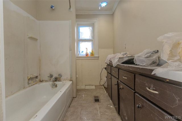 27 Kamper Avenue, Buffalo, NY 14210