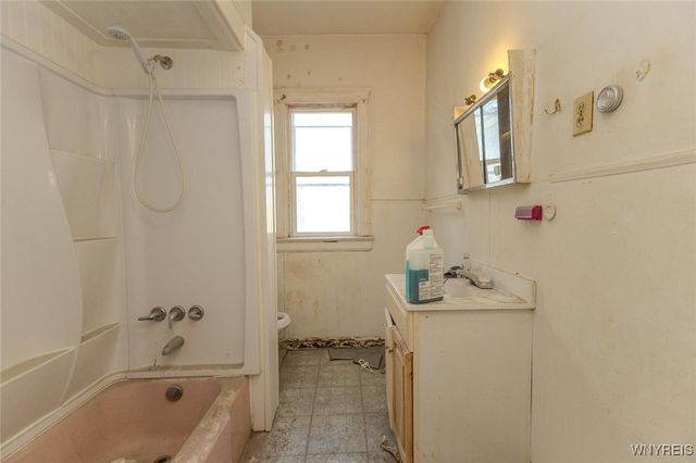 27 Kamper Avenue, Buffalo, NY 14210