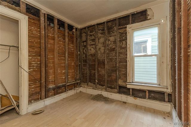 27 Kamper Avenue, Buffalo, NY 14210