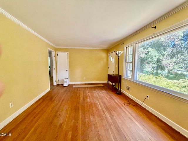 12 S Circle Drive, Chapel Hill, NC 27516