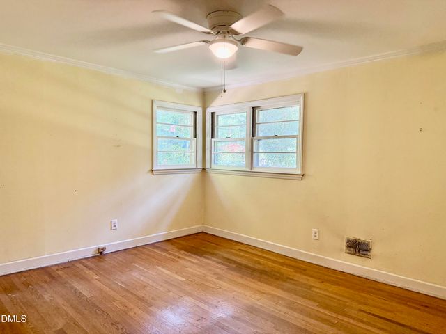 12 S Circle Drive, Chapel Hill, NC 27516