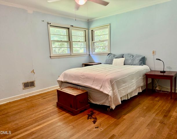 12 S Circle Drive, Chapel Hill, NC 27516