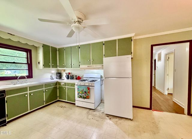 12 S Circle Drive, Chapel Hill, NC 27516