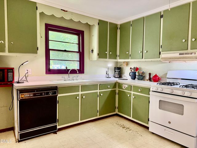 12 S Circle Drive, Chapel Hill, NC 27516