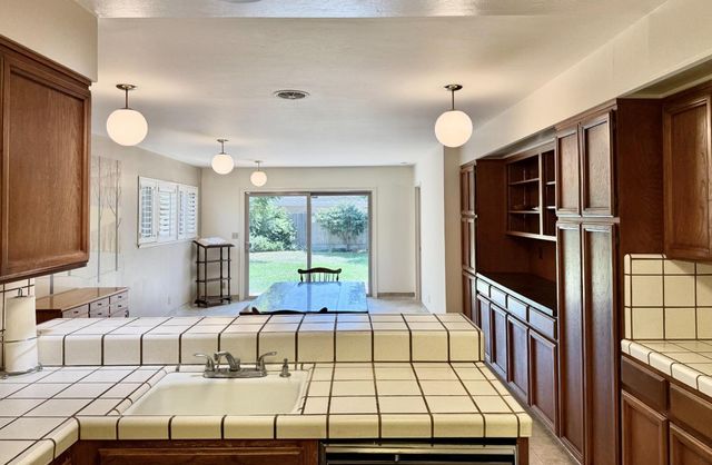631 W Alisal Street, Salinas, CA 93901
