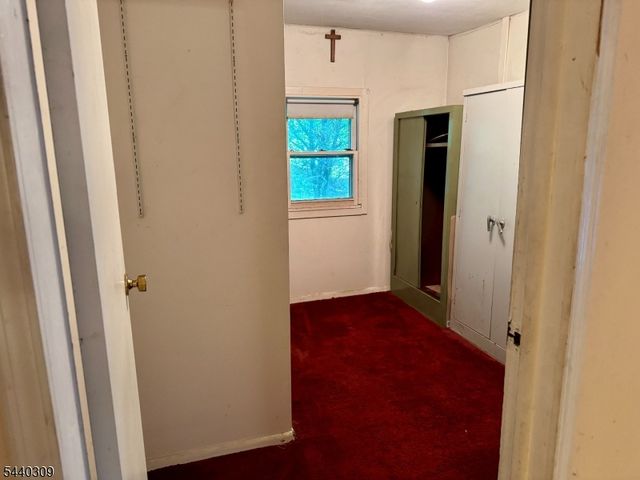18 Quayle Rd, Jefferson Twp., NJ 07849