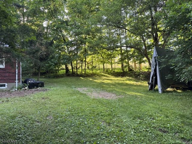 18 Quayle Rd, Jefferson Twp., NJ 07849