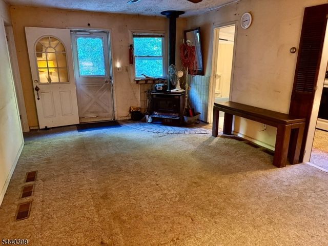 18 Quayle Rd, Jefferson Twp., NJ 07849