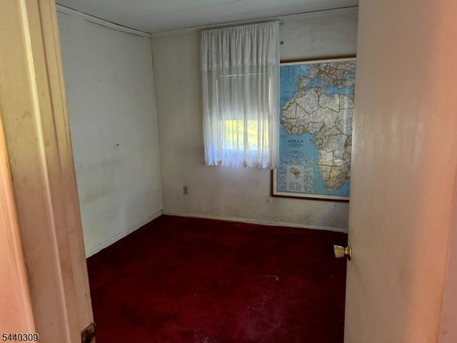 18 Quayle Rd, Jefferson Twp., NJ 07849