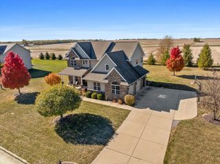 10484 Lyonheart Lane, Bloomington, IL 61705