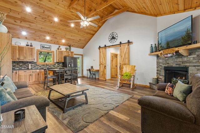 1016 Walini Way, Sevierville, TN 37876