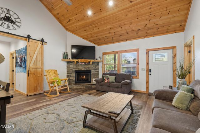1016 Walini Way, Sevierville, TN 37876