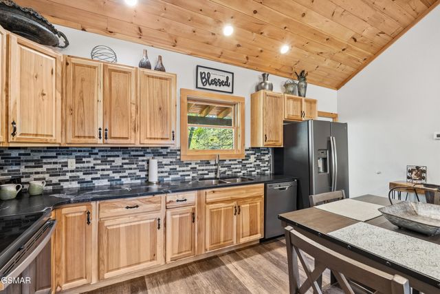 1016 Walini Way, Sevierville, TN 37876