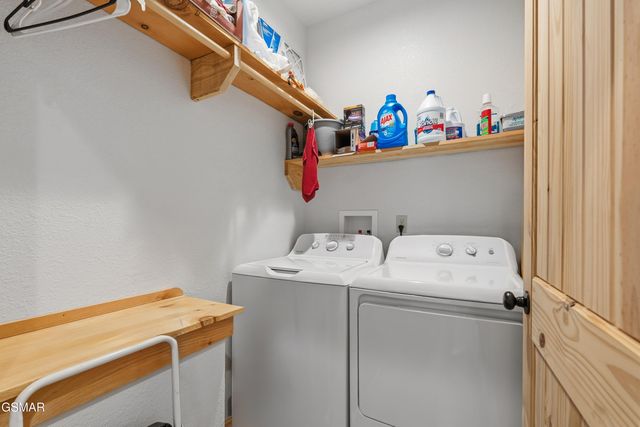 1016 Walini Way, Sevierville, TN 37876