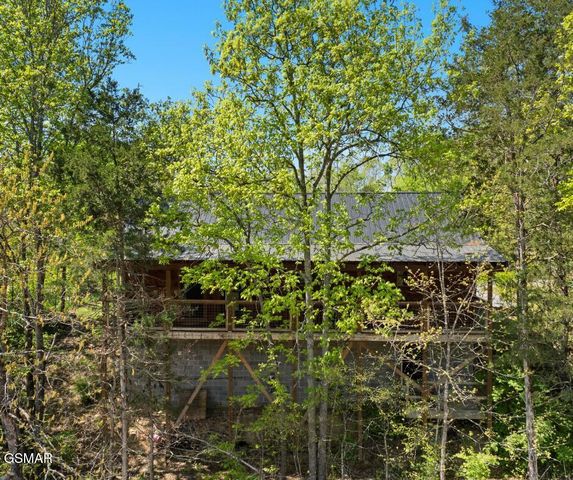 1016 Walini Way, Sevierville, TN 37876