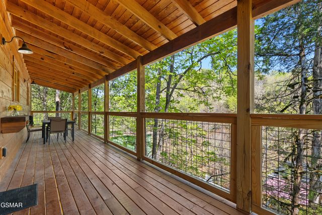 1016 Walini Way, Sevierville, TN 37876