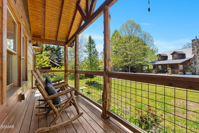 1016 Walini Way, Sevierville, TN 37876