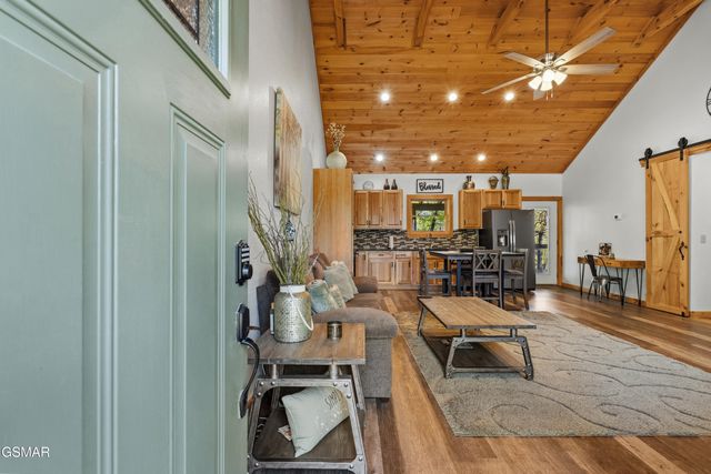 1016 Walini Way, Sevierville, TN 37876