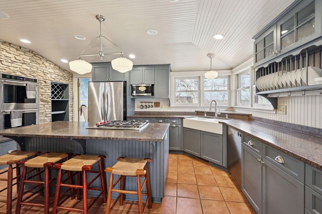15 2nd Avenue SW, Oronoco, MN 55960