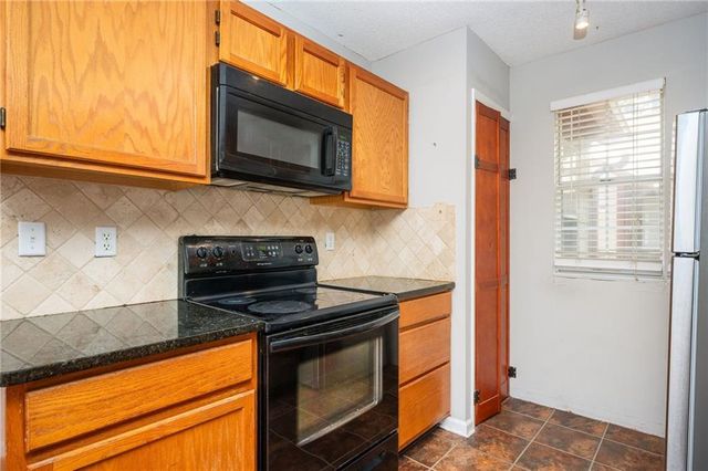915 Wentworth Court, Johns Creek, GA 30022