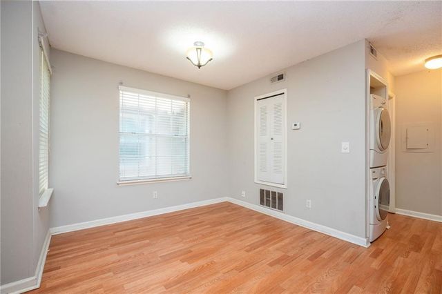 915 Wentworth Court, Johns Creek, GA 30022