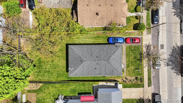 117 Woodside Avenue, Freeport, NY 11520