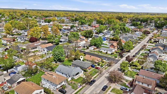 117 Woodside Avenue, Freeport, NY 11520