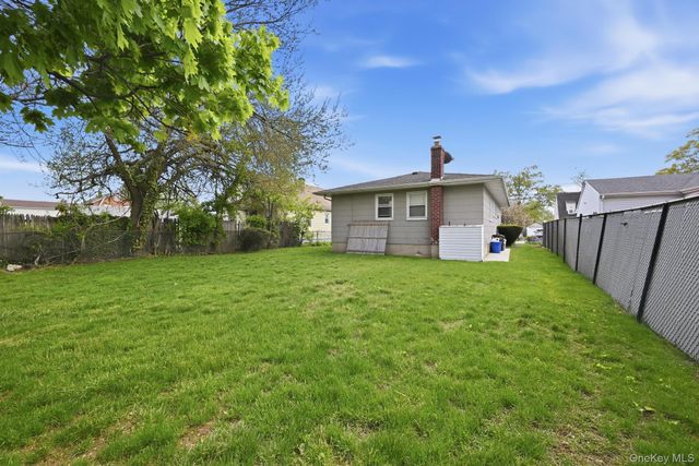 117 Woodside Avenue, Freeport, NY 11520