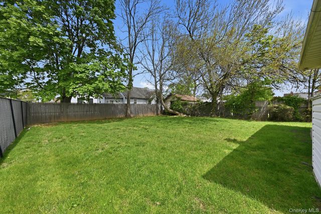 117 Woodside Avenue, Freeport, NY 11520