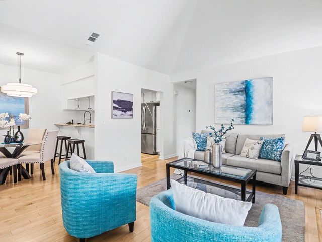 970 Apricot Avenue, Campbell, CA 95008