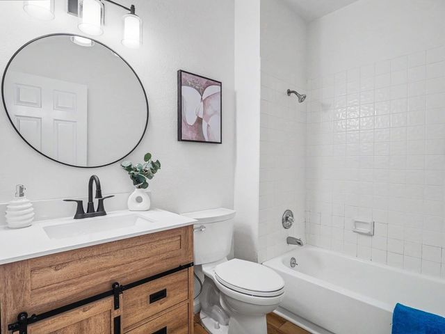 970 Apricot Avenue, Campbell, CA 95008