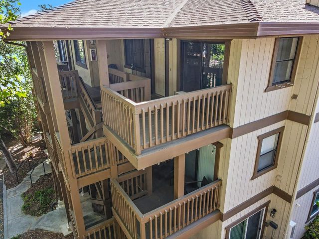 970 Apricot Avenue, Campbell, CA 95008