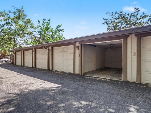 970 Apricot Avenue, Campbell, CA 95008