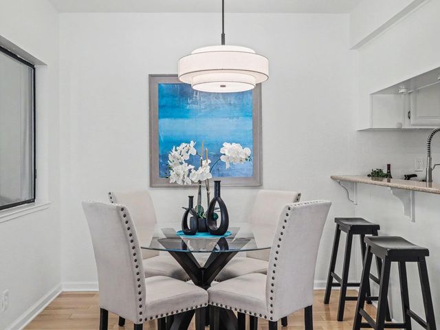 970 Apricot Avenue, Campbell, CA 95008