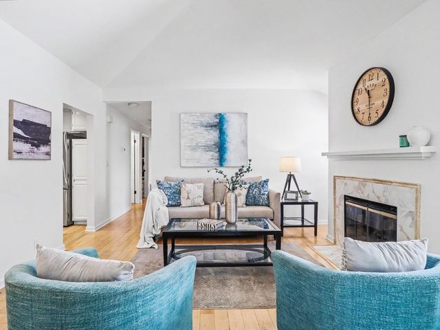 970 Apricot Avenue, Campbell, CA 95008