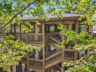 970 Apricot Avenue, Campbell, CA 95008