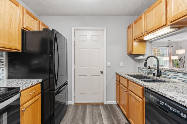 587 Mariner Way, Woodbury, MN 55129