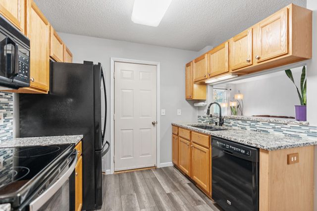 587 Mariner Way, Woodbury, MN 55129