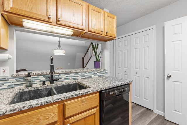 587 Mariner Way, Woodbury, MN 55129