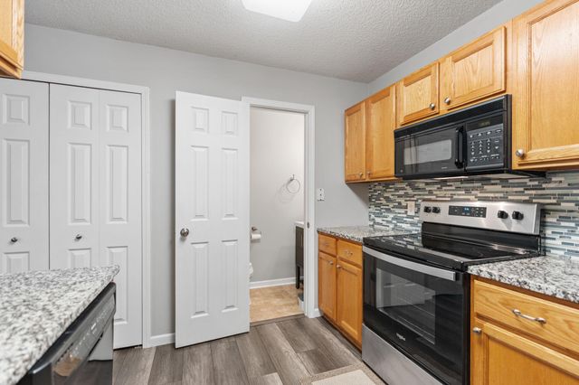 587 Mariner Way, Woodbury, MN 55129